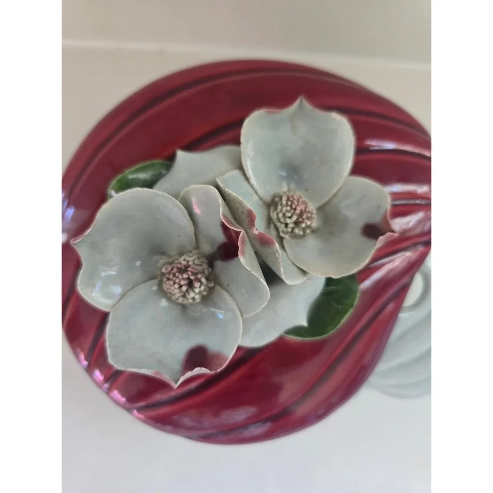 Vintage Hoenig California Ceramic Trinket Box‎ 3D Dogwood Flowers Blue Grey Base
